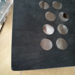 lackiert mit schwarzem und klarem Lack