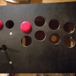 Die Knöpfe passen und der Knüppel ist montiert